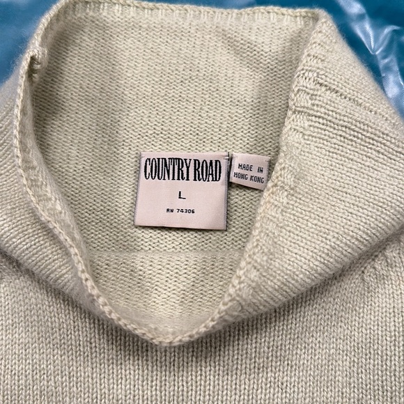 Beautiful Long Sleeve Funnel Neck Cashmere Sweater - Picture 5 of 6